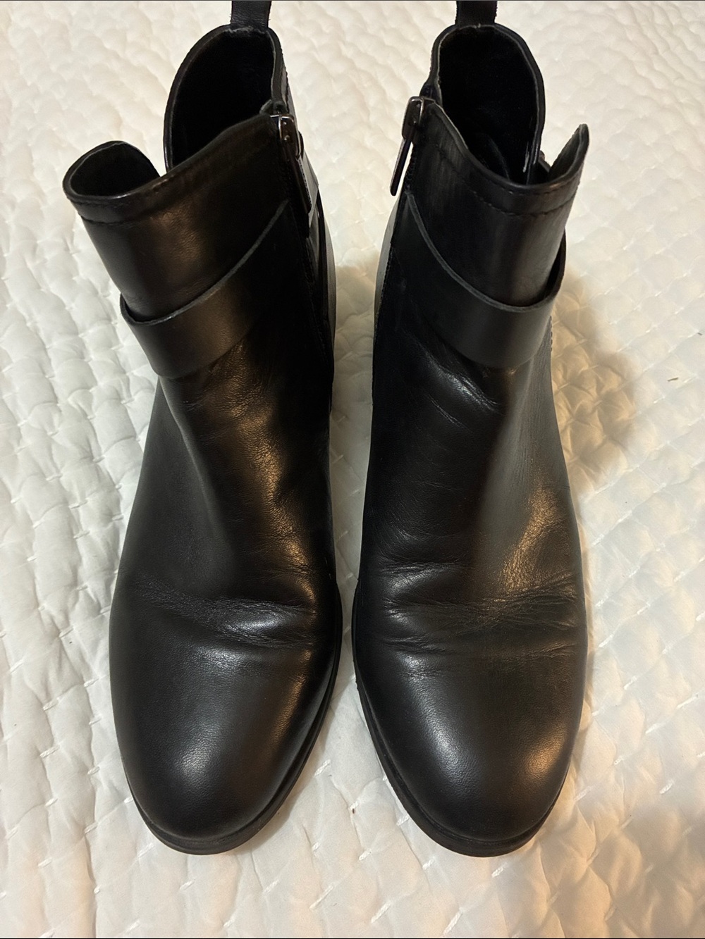 Vince Camuto Peamer Black Ankle Booties Size 9